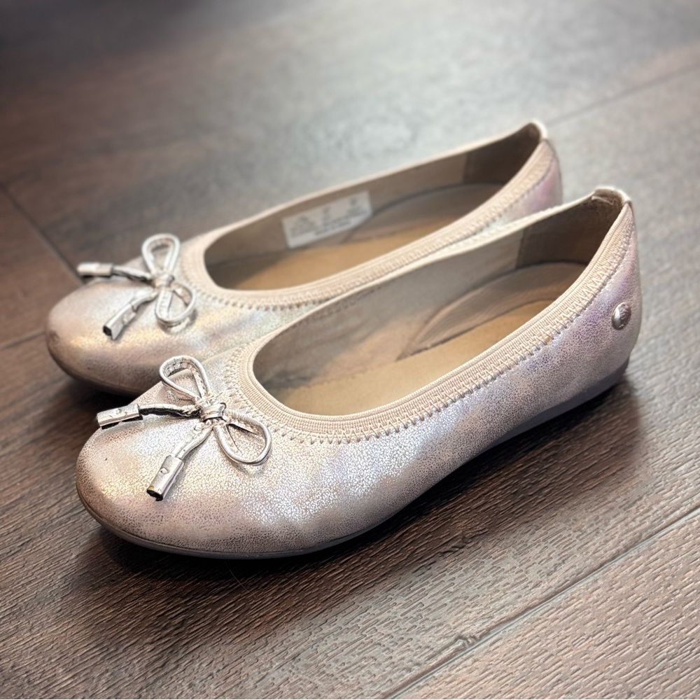 Hush Puppies Kids Josie Flats (girls) silver